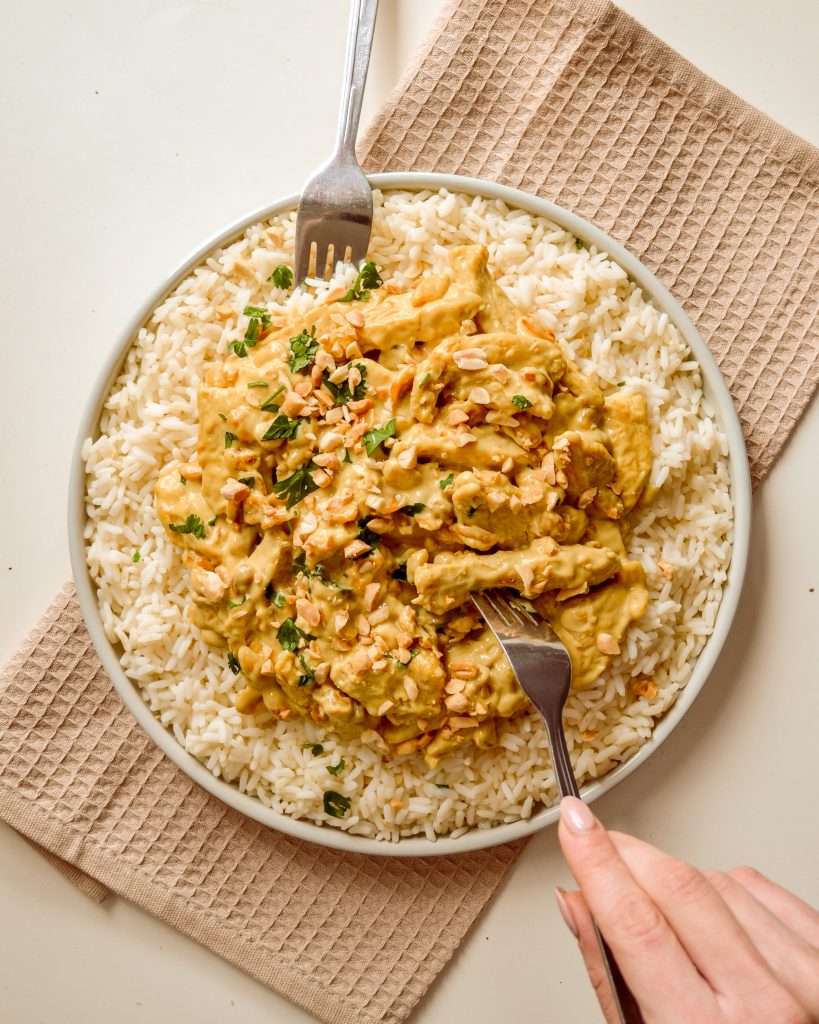 chicken in peanutsauce serve